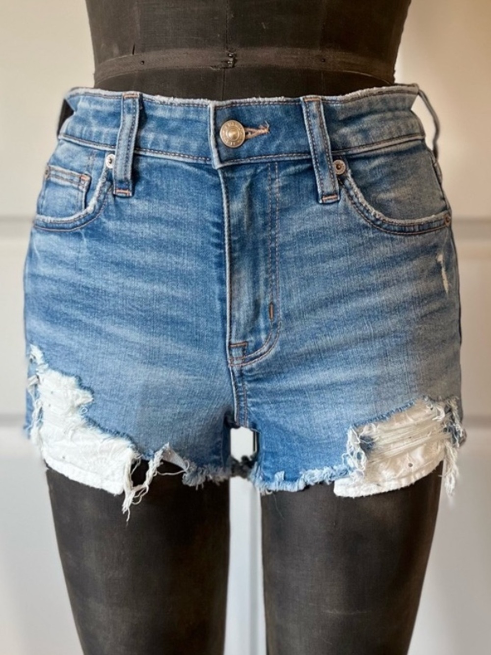 ☀️NWT American Eagle Outfitters Next Level Stretch Shorts Size 4